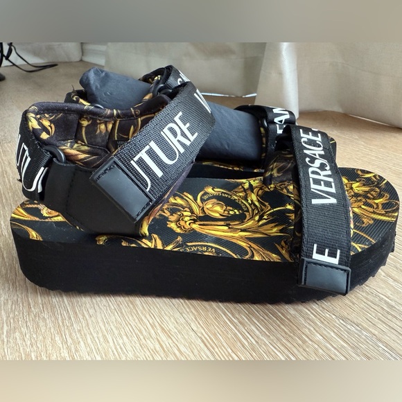 Versace Jeans Couture baroque prints strap sandals Black and Gold. - Picture 3 of 5